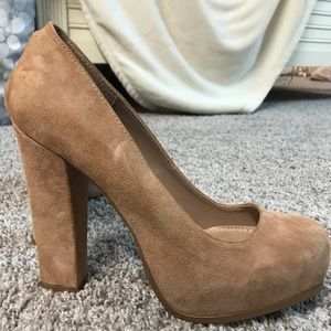 Tan/Nude suede heels